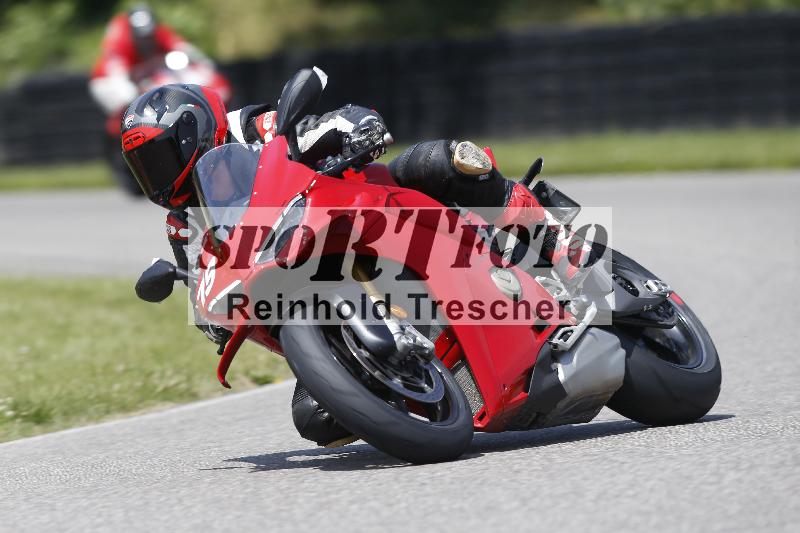 /Archiv-2025/27 12.06.2025 Ducati Schweiz Trackday Warmup  ADR/gelb-jeaune/19-2